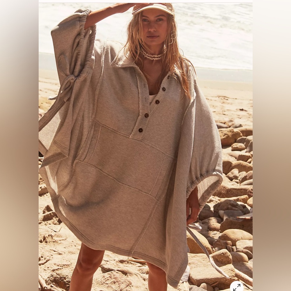 🎉HP🎉 Free People Natalie Pullover Poncho size XS/S NWOT